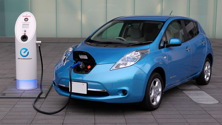 How do u charge a nissan leaf #8