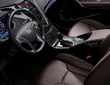 2014 Hyundai Azera interior