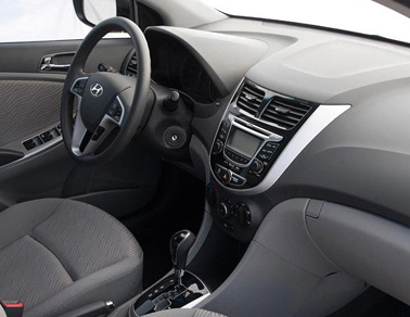 2013 Hyundai Accent interior